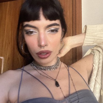 🌟 23 | DJ & model | Living life with a side of electronic beats | Let's laugh and connect!