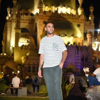 فانية يا اللّه، فلا تجعلها تشقِينا ☺️                                        
          Hamzawy 🦅 Rayan 🧑🏻‍🤝‍🧑🏻