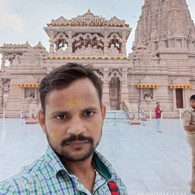 🌏धर्मो रक्षति रक्षितः🌏👍
आदर्श, अनुशासन, मर्यादा, परिश्रम, ईमानदारी तथा उच्च मानवीय मूल्यों के बिना किसी का जीवन महान नहीं बन सकता है।
🚩सनातन धर्म की जय🚩