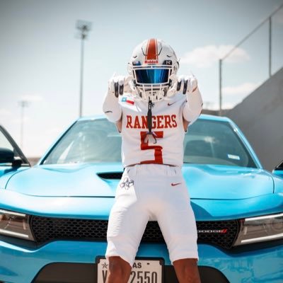 #5/Wr/CB/S/2025/5’9”/130lbs/3.9 GPA/4.28 40 yard dash 💨. Track 100 meter-11.10 200 meter-22.66