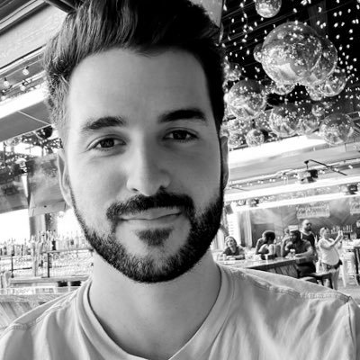 Venezolano, soy un tipo contento con sentido del humor