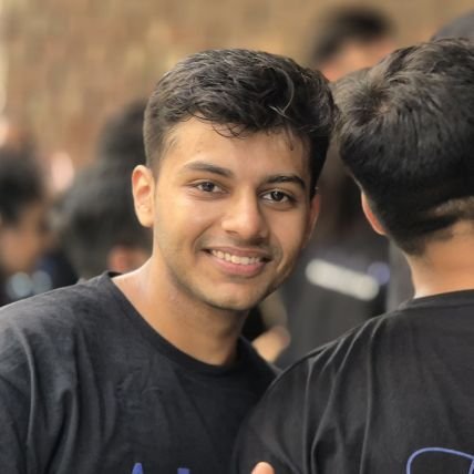 sinistersan17's profile picture. nerd for 0s and 1s