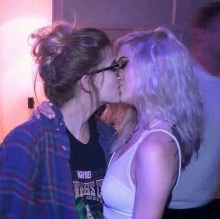 I am lesbian 🏳️🌈 Having sex with girls 🔞
.
.
.
The account is just for fun
حسابي الثاني لو مارديت في ذا الحساب برد في الحساب الثاني @s_un33