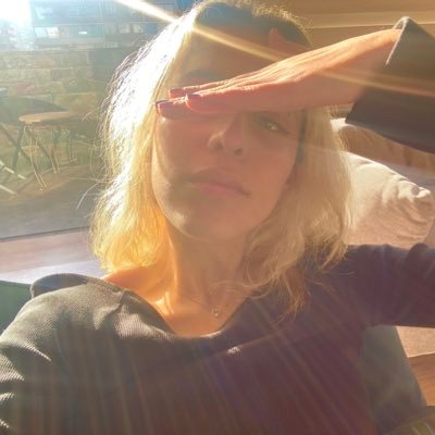 anto_suru's profile picture. that girl