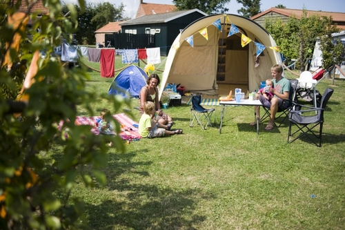 Camping International in Nieuvliet is een rustige familiecamping, gericht op gezinnen met kleine kinderen, die zich zeker zullen vermaken op Pierewiet