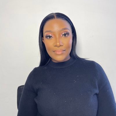 Theatre practitioner 🎭 Vocalist 🎤 Song write 🎶 Writer (Author)📚