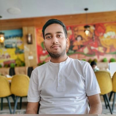 Reader | Graphic Designer | Journalist