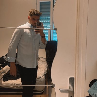 ImVryxo's profile picture. 