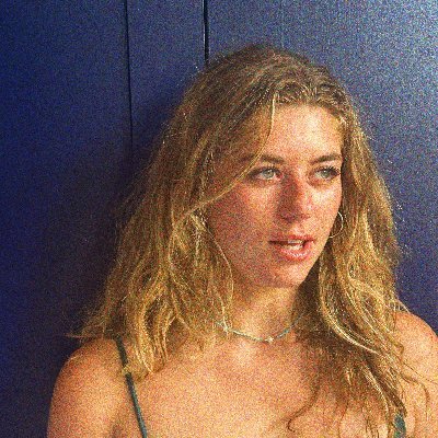 Ella__Clayton's profile picture. new song "honey" out 26th September