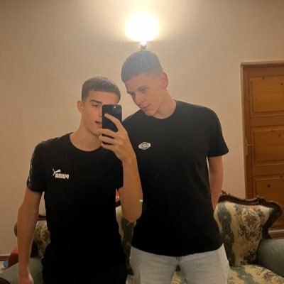 Dbcvu8's profile picture. steam: https://t.co/FAnEmjiIRb напред звездо!