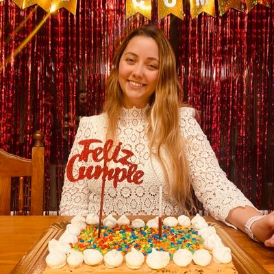 MileAbalo's profile picture. voy a quedar boyando, por el Mar Argentino 🌊 FTS