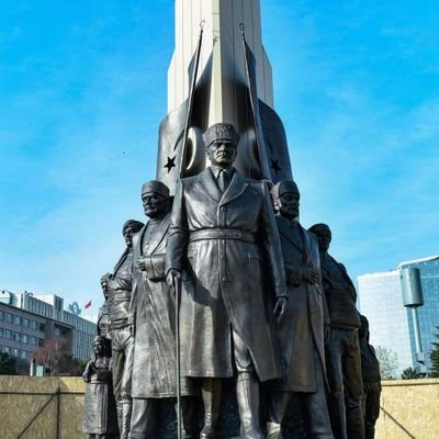 NE MUTLU TÜRKÜM DİYENE...
ATATÜRK'ü sevmek maya gibidir, sütü bozuk olanlarda tutmaz...
IAL2288_KHO2075