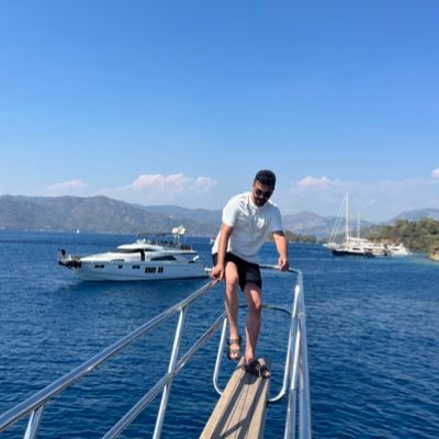 Hüzünlü değilim mizacım böyle