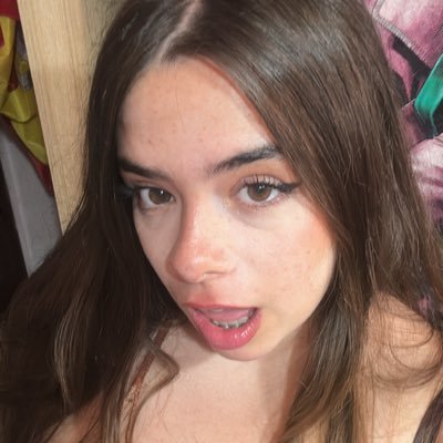 brunettegn's profile picture. Solo soy una diosa que te saquea la cartera https://t.co/iqpHIXSApn https://t.co/kR908k3wfm