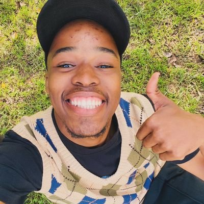 SU📚 || QUEER 🏳️🌈 || A GEMINI ♊ || NERD || CONTENT CREATOR || DM FOR PROMO! ||
WE DETERMINE WHO WE ARE BY WHAT WE DO❤