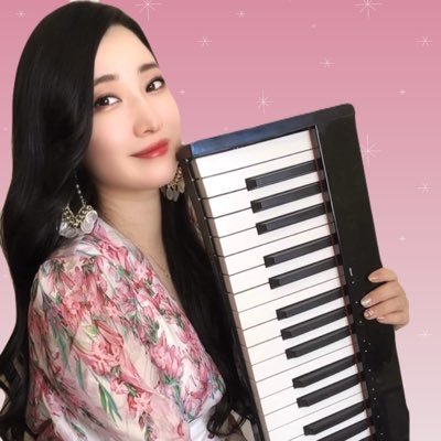 YouTube「minamiの歌たり場」、ビゴライブ公式ライバー、 ハクナライブではYOZAKURA🌸元メンバー。ピアノ弾き語りのminamiです😊✨YouTubeは固ツイから✨※DMは事務所管理です🙏ほしい物リスト↓