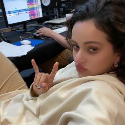 cambio spesso personalità, nickname, umore. Per questo @/sonostressataaa