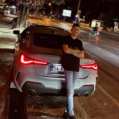 zezee333's profile picture. 🕊