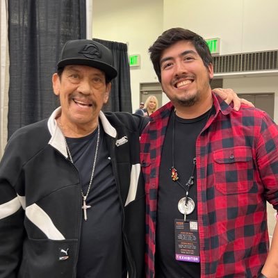 Mexican Comic Book Writer out of Chicago, and one time dance off champion. Tres Leches? En esta economia? 🇲🇽