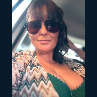 sassy,classy & a bit smart assy ✌🏼 what will be will be...💕 a bit of this🌹and a bit of that ☘️=👩🏻moi