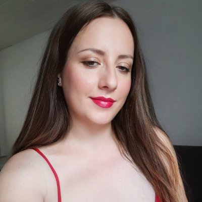 Hello. Im 29 year old girl.🌸 Model enthusiast with a love for Viking history 🛡️💫 Exploring the magic of love and the power of passion ❤️🔥