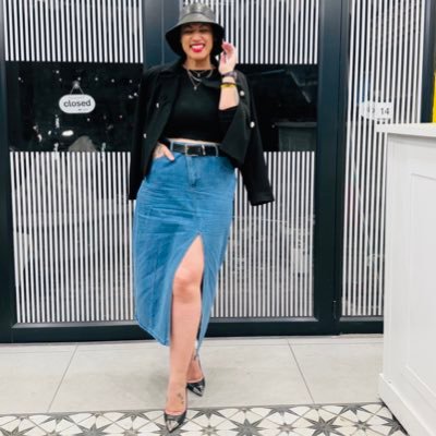 Scarlett & Sofia’s Mom. Clinical Psychologist. PhD student. Give me a pair of heels so I can run the world! Everything I do is in your honour Mom&Dad 🕊