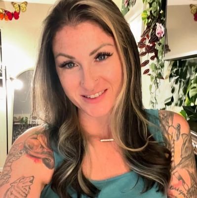 00zeeri's profile picture. 