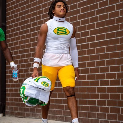 # 10 Summerville high school football c/o 2027 OLB | 5,10 | 190 lbs || 3.0 GPA # (8435934420) eli811958@gmail.com|