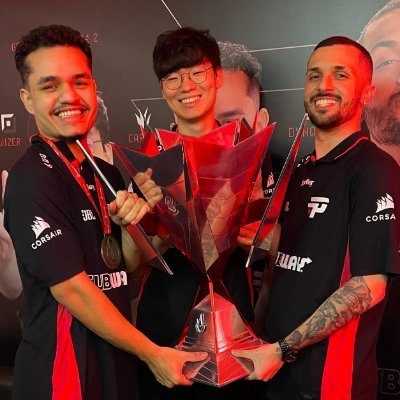 fraga_51's profile picture. Henrique Fraga da Rosa 21 anos, programador back-end Python 🐍