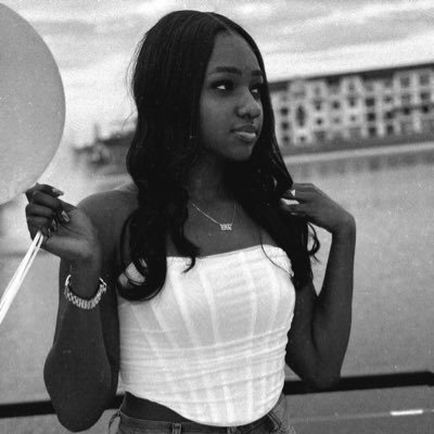 ____lexii's profile picture. 𝙿𝚛𝚘𝚟𝚎𝚛𝚋𝚜 𝟹:𝟻-𝟼| 𝑊𝑜𝑚𝑎𝑛 𝑜𝑓 𝐺𝑜𝑑 ✝︎| ɑspιrɛ tσ ιnspιrɛ| 𝐌𝐒𝐔 x ᴊᴍᴄ 🎓| 𝟙 𝟡 𝟘 𝟠