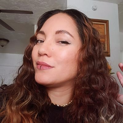 🎨🤌🏽🔥Latinx Streetwear Designer⭐ Artist 🌈 Entrepreneur ♀️ #HauteHighFashion🌴