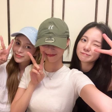 kpop stan: Blackpink,CLC, Secret Number and More♡
fan de Tini y amante de gh
ig: OhSeungheezone/ martiidiaz.99
cata de gh me sigue 🥹❤️