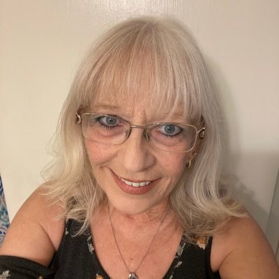 ElvieS217's profile picture. 