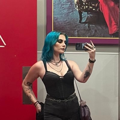 all I know is caffeine and pain and worms in my brain • (L)gbtq+🏳️🌈