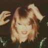 1889outcharted's profile picture. fan account - private @1989outchart // don’t take my tweets too seriously // dm for fb 🥰