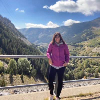 elena_TG_'s profile picture. Persona i professora.👩🏻‍💻👩🏻‍🏫