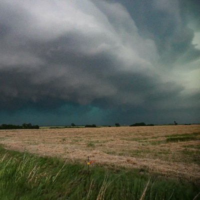 Meteorology Nerd and Photography. I chase storms sometimes.