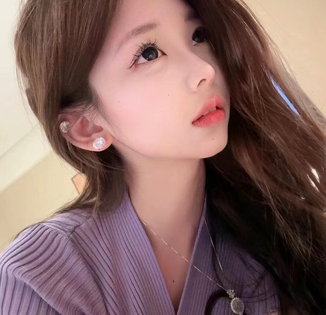 私は仕事が好きで、人生が好きで、将来一緒にいられる人を見つけたいと思っています。