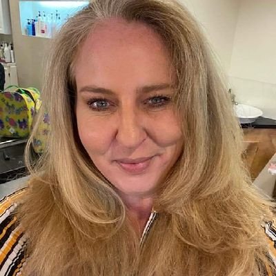 Specializing in luxury watches. Small startup business woman owned and operated. 🇬🇧🇺🇲
Mother of 2 💑
Real estate property shares holder.
please follow