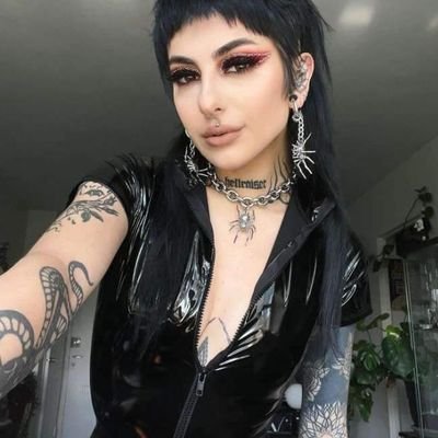 I'm a mistress looking for one and only slave to train in person