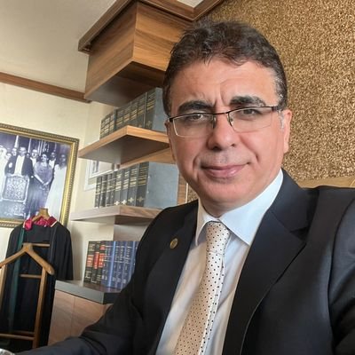 Ankara Hukuk
LL.M.Avukat (+90 552 292 39 33)
İzmir Barosu, kürsüden savunmaya evrilen hayat...