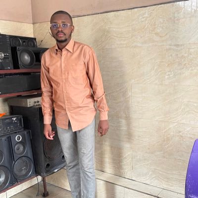 Chrétien Catholique , Licencié en Finances Banque & Assurance A L’UPC , Patriote , Et Analyste Politique🇨🇩❤️.