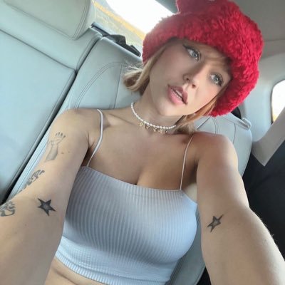 I’m horny asf😋 can you drive to me and let’s have a good fuck I will suck your dick and give you head and fuck me doggy style...
