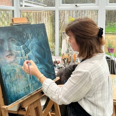 London born artist living in Wiltshire. Lover of texture and light. Slightly obsessed with the Titanic, birds and animals 😏