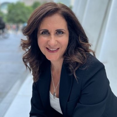 Named One of the Top Executive Coaches in NYC | Strategic Advisor to CEO's, C-Suite leaders, HR and Talent Management Leaders | Team Coaching