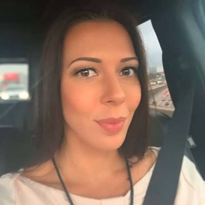 Loves going to work and then fun out in the weekend
I'm single and happy