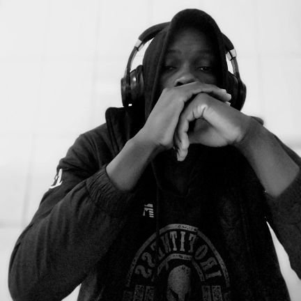 Graduated from the University of Self-esteem. Reggae Addict 🎶 .