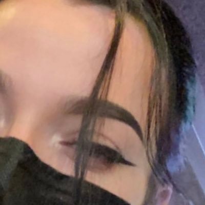 24 she/ her ⚢