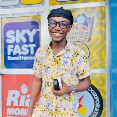 williamsskinny's profile picture. Smile if necessary 😀