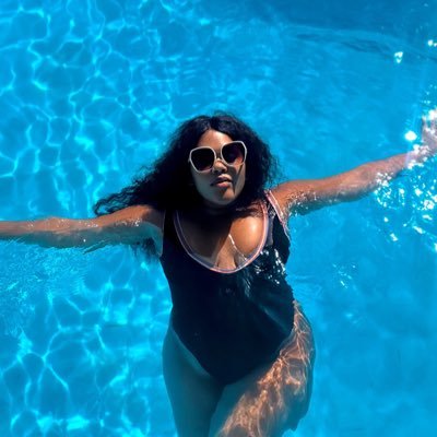 Nox_No_Filter's profile picture. Ambivert🖤
An Elite⭐
Rosearmy 🌹
Ghost 💀
Sag gem💎
🇿🇦
Make-up artist 💄